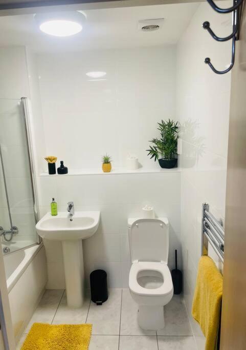 Apartamento #0609 Two Bedroom Serviced - Free Parking